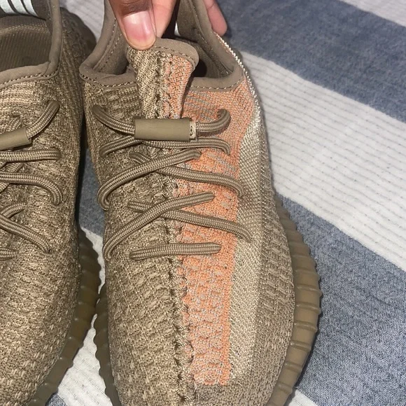 Sand taupe yezzy boast 350